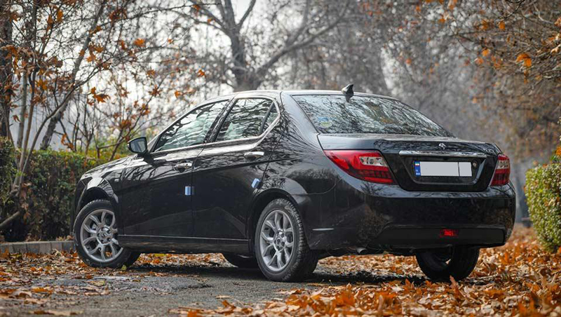 نمای عقبی دنا پلاس توربو اتومات